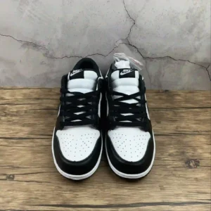 Dunk Low Panda