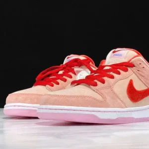 Dunk Low Strangerlove