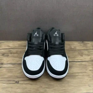 Air Jordan 1 Low Panda