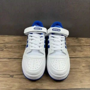 Fórum x White and Blue