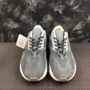 Yeezy 700 Magnet