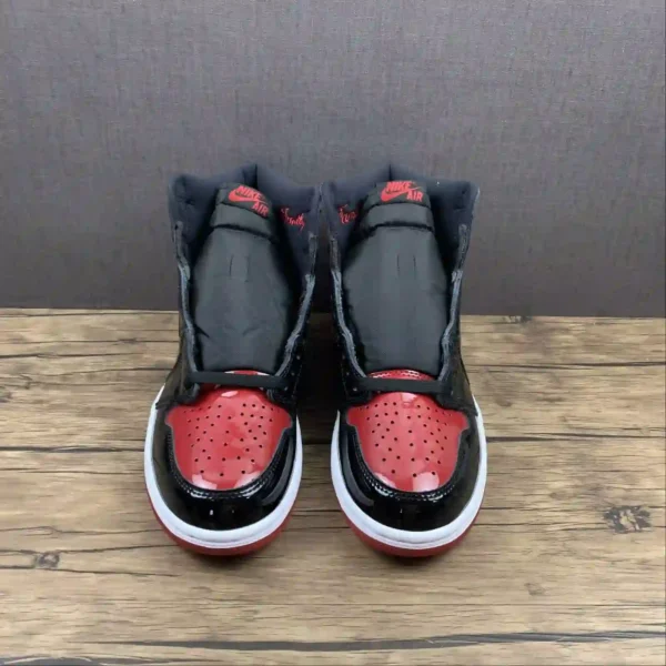 Air Jordan 1 High Patent Bred