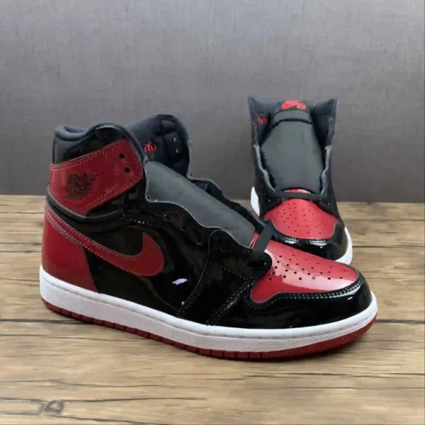 Air Jordan 1 High Patent Bred