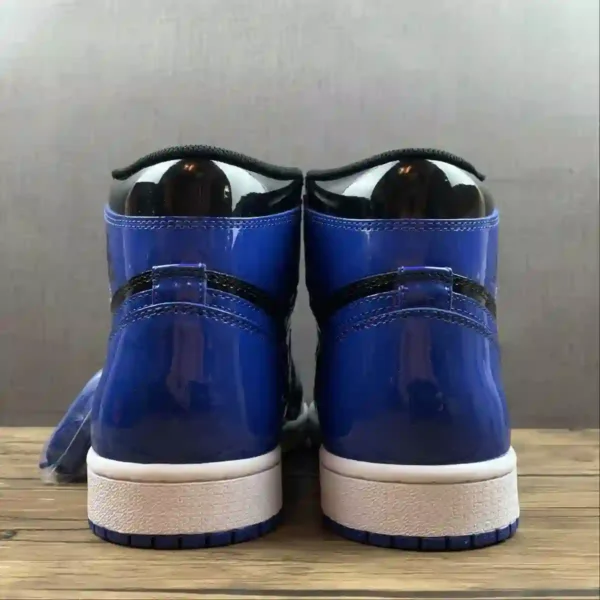 Air Jordan 1 High Patent Royal