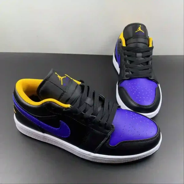 Air Jordan 1 Low Dark Concord