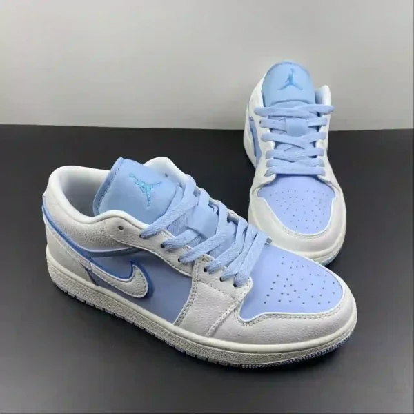 Air Jordan 1 Low Reverse Ice Blue