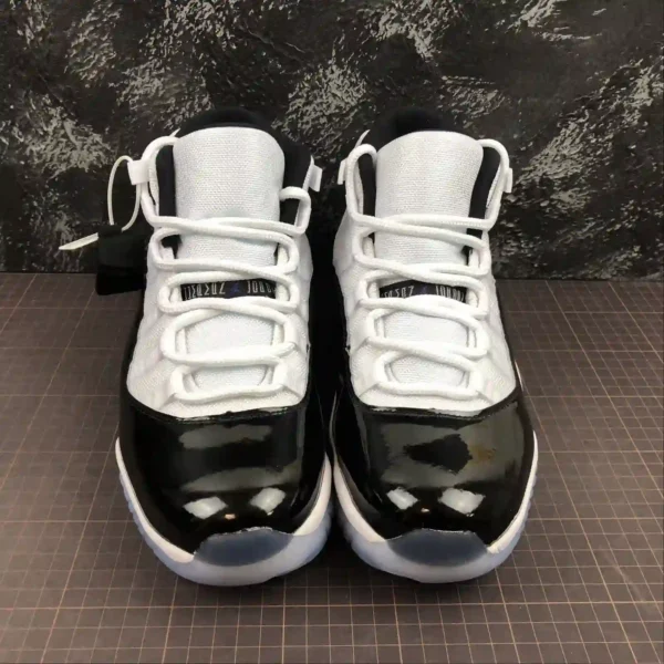 Air Jordan 11 Concord