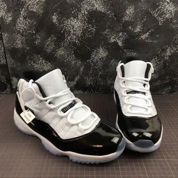 Air Jordan 11 Concord