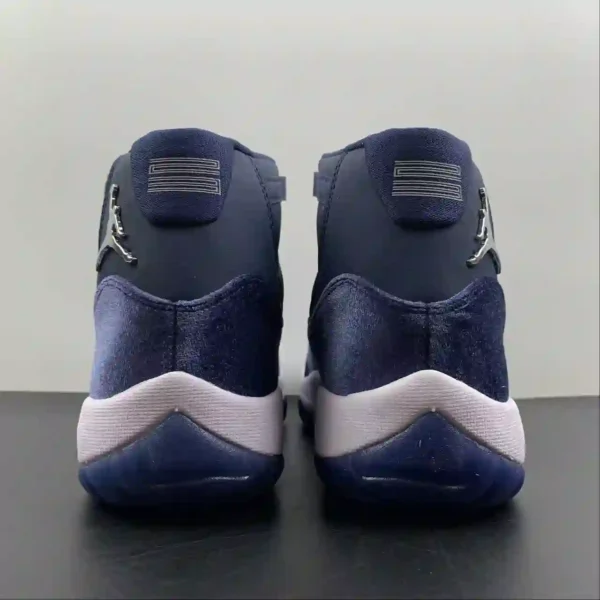 Air Jordan 11 Midnight Navy