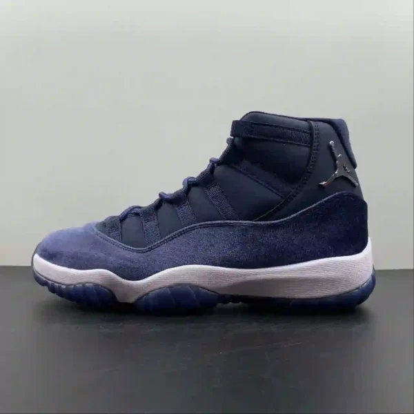 Air Jordan 11 Midnight Navy