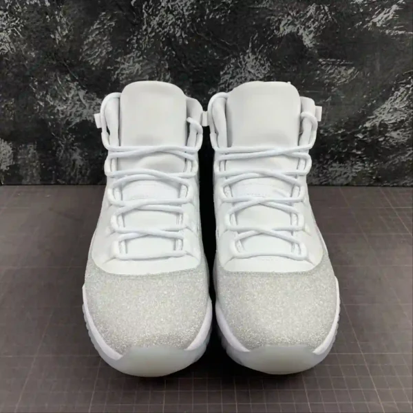 Air Jordan 11 Vast Grey