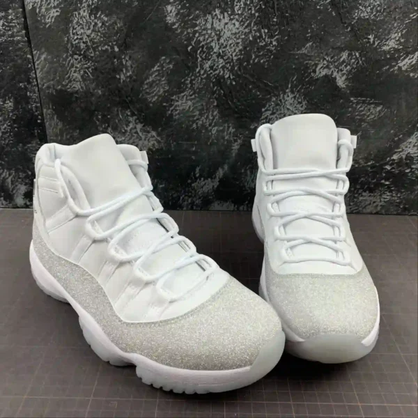 Air Jordan 11 Vast Grey