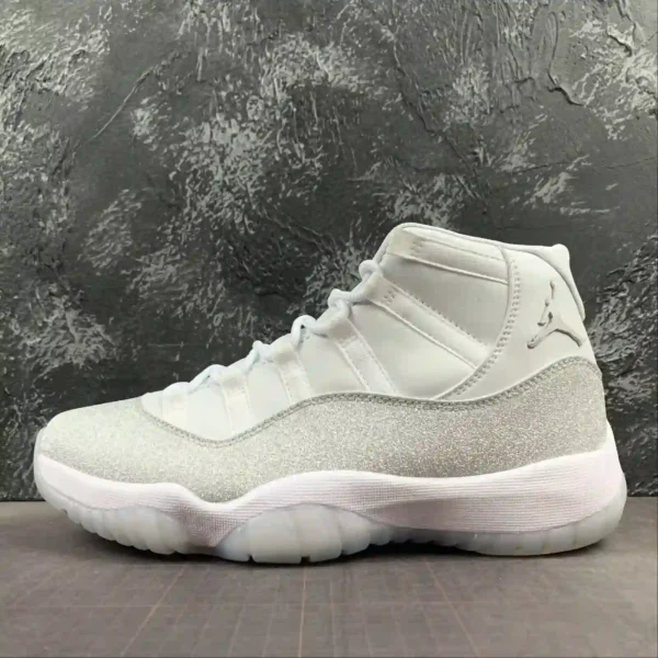 Air Jordan 11 Vast Grey