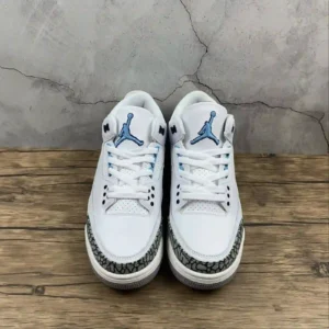 Air Jordan 3 UNC