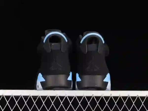 Air Jordan 6 UNC