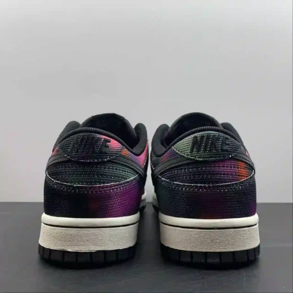 Dunk Low Graffiti Pink