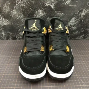 Air Jordan 4 Royalty
