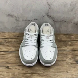 Air Jordan 1 Low White Wolf Grey