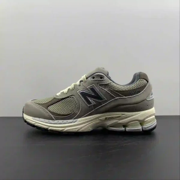 NB2002R Vintage Grey