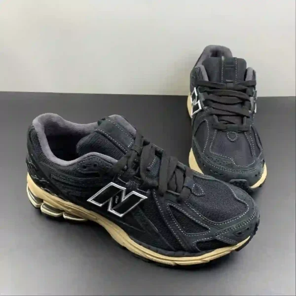 NB2002R Vinted