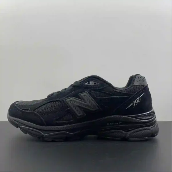 NB990V3 Triple Black