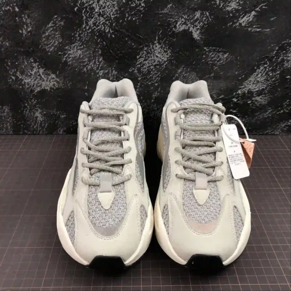 Yeezy 700 Static