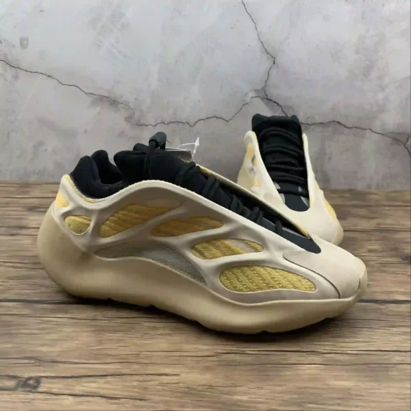 Yeezy 700 V3 Srphym