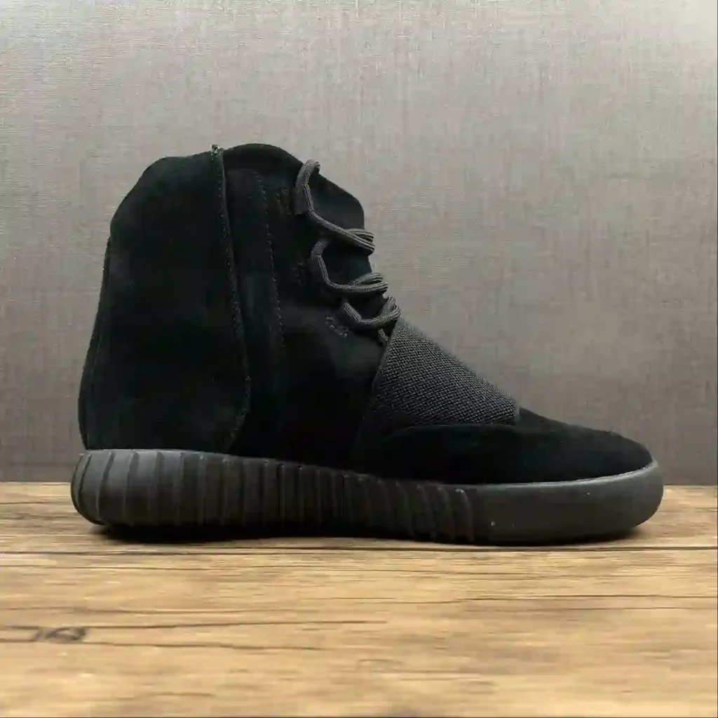 Yeezy 750 Triple Black