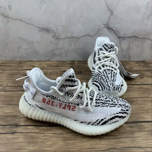 Yeezy V2 350 Zebra