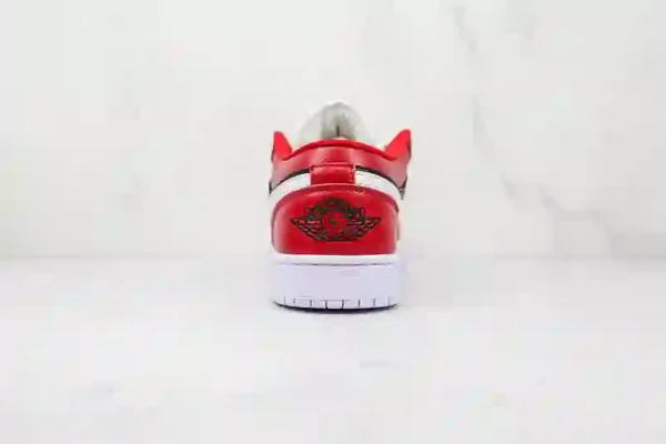 Air Jordan 1 Chicago Flip