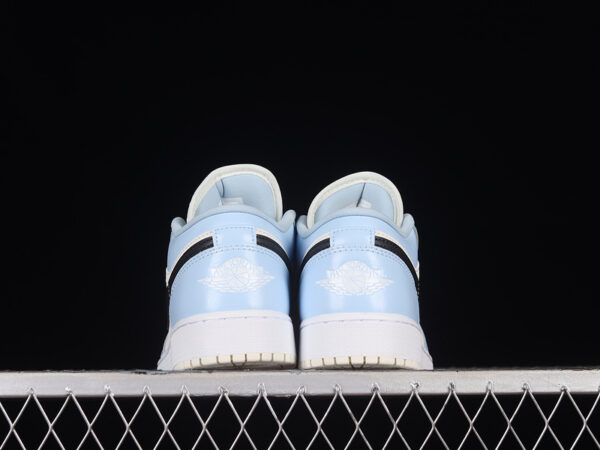 Air Jordan 1 Ice Blue